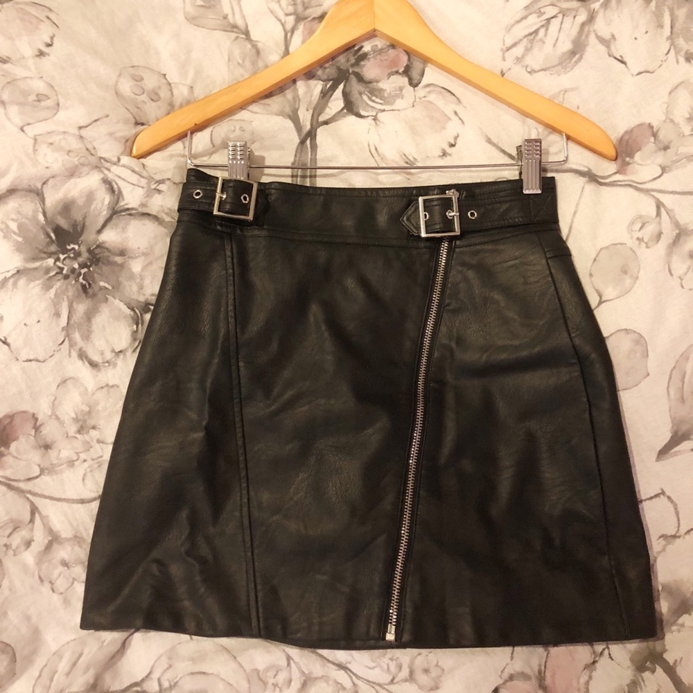 Topshop leather mini skirt, US 4, UK8